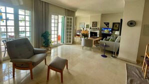Unclassified image, 4 of 27, button - Luxury Townhouse Sea Views 10 Min From Puerto Banús (Marbella)