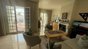 Unclassified image, 2 of 27, button - Luxury Townhouse Sea Views 10 Min From Puerto Banús (Marbella)