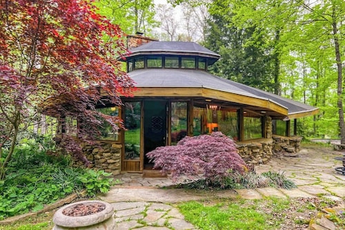 The Roundabout Cabin near Portsmouth, Ohio
