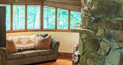 The Roundabout Cabin near Portsmouth, Ohio