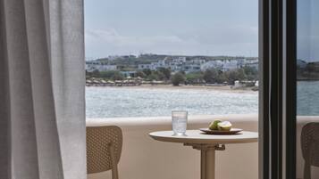 In-room safe, soundproofing, iron/ironing board, free WiFi