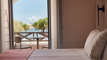 Deluxe Sea View Room | In-room safe, soundproofing, iron/ironing board, free WiFi