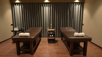 Sauna, steam room