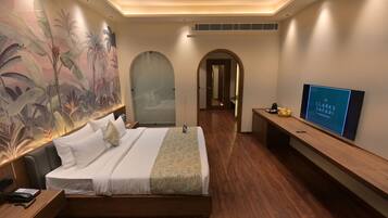 Escritorio y espacio para trabajar con laptop