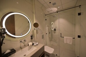 Deluxe Room, City View | Bathroom | Shower, slippers, soap, shampoo - Tree of Life Ganga Dwar, Haridwar (Haridwar)