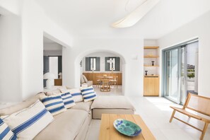 9 habitaciones, ropa de cama de alta calidad y escritorio 