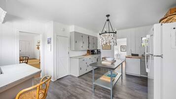 Frigorifero, microonde, forno, lavastoviglie