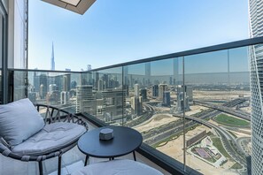 Property grounds - Stylish New Apt, Minutes from Downtown Dubai (Business Bay)