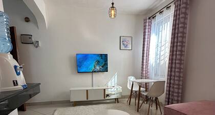NYALI/Links Rd 1BR Hot Shower