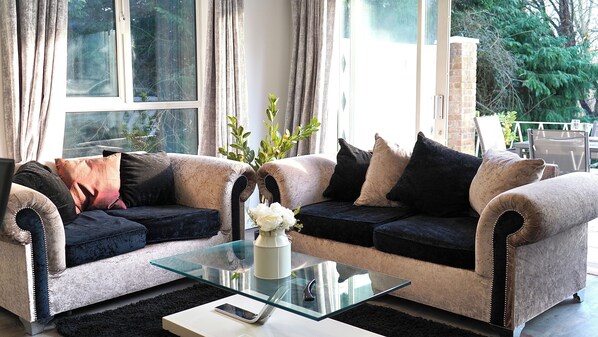 Villa | Living area | Fireplace