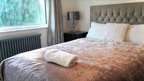 Villa | 4 bedrooms, iron/ironing board, free WiFi, bed sheets