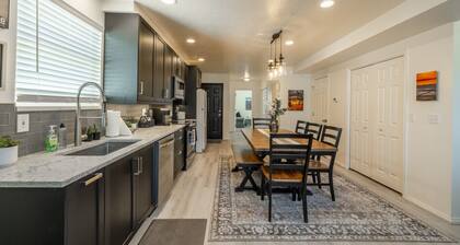 Monthly Rental with New Kitchen, Family Friendly!
