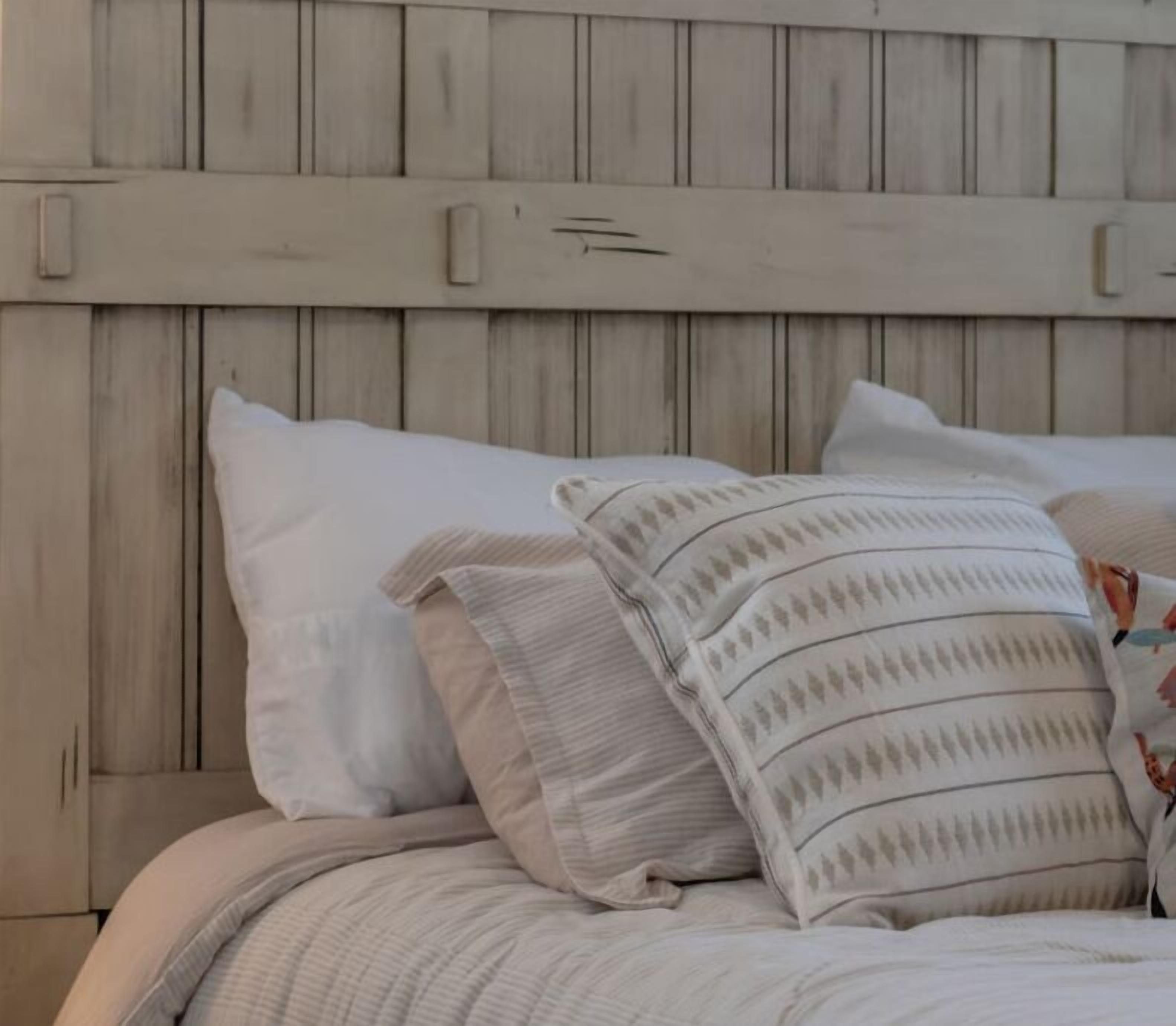 3 soverom, skrivebord, wi-fi (inkludert) og sengetøy