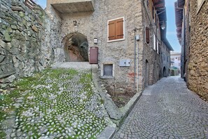 Family Apartment, Multiple Bedrooms, Mountainside (Nel Cuore Di Tenno) | Property grounds
