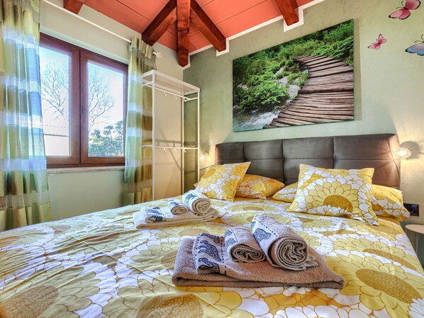 2 bedrooms, WiFi (free)
