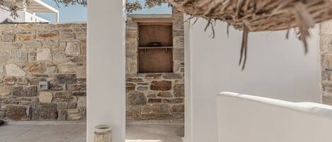 Hồ bơi ngoài trời phục vụ theo mùa