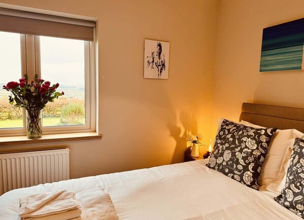 5 bedrooms, iron/ironing board, free WiFi, bed sheets