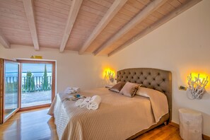 Apartment | 2 bedrooms - Villa Iris With Lakeview And Shared Pool (Toscolano Maderno)