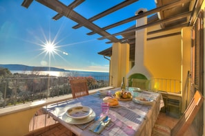 Apartment | 2 bedrooms - John s House With Pool And Lakeview (Toscolano Maderno)