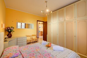 2 bedrooms - John s House With Pool And Lakeview (Toscolano Maderno)