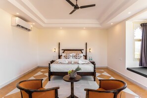 Soundproofing, free WiFi, bed sheets - The Rosewalk Heritage (Udaipur)