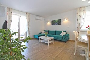 Villa, 3 Bedrooms, Private Pool, Pool View | Living room - Elegant Villa With Private Pool in Bale (Bale)