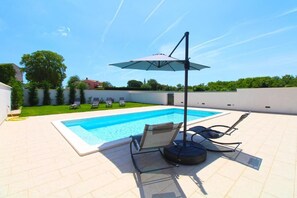 Vil·la, 3 dormitoris, piscina privada, vistes a la piscina | Piscina | Piscina a l'aire lliure