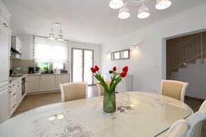 Villa, 3 camere da letto, piscina privata, vista piscina | Sala da pranzo