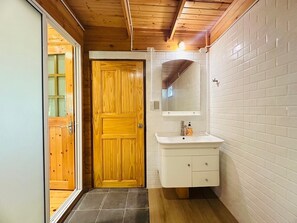 Håndklær, såpe og toalettpapir