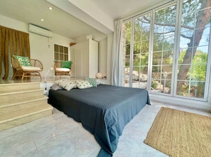 3 bedrooms, iron/ironing board
