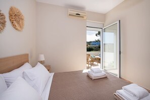 2 bedrooms, iron/ironing board, free WiFi, bed sheets - Anna Plaka Apartment (Plaka)