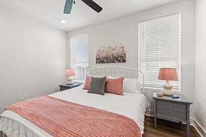 1 sovrum, strykjärn/strykbräda, wi-fi och sängkläder