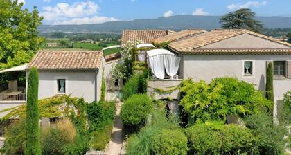 Loggia 2 Glycine | Résidence Les Petitons