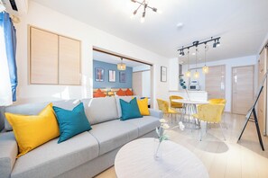 Superior Apartment, Balcony | 2 bedrooms, blackout drapes, free WiFi, bed sheets