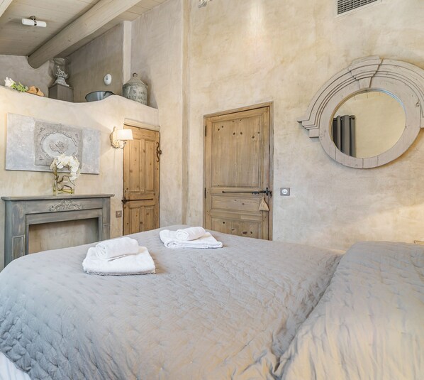2 bedrooms, iron/ironing board, travel crib, WiFi