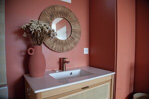 Douche, séchoir à cheveux