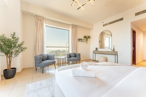 4 chambres, coffre-fort, fer et planche à repasser