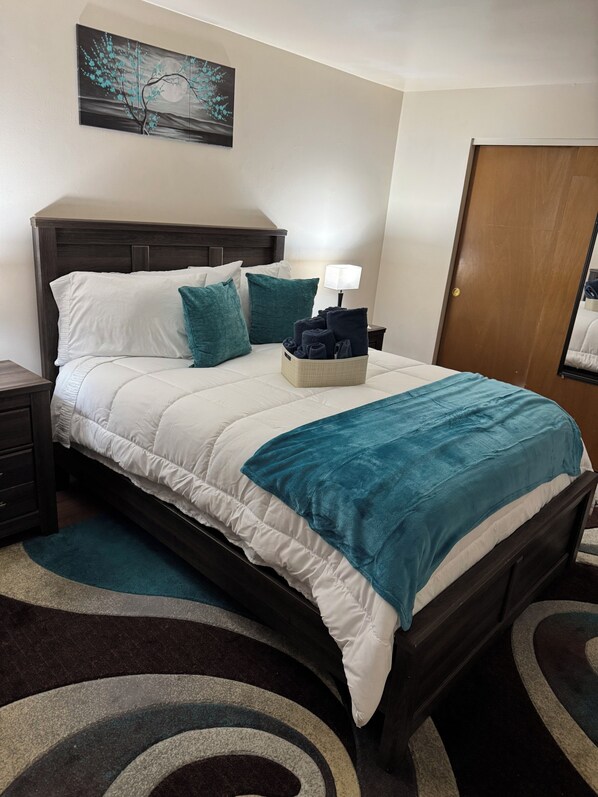 2 bedrooms, iron/ironing board, WiFi, bed sheets