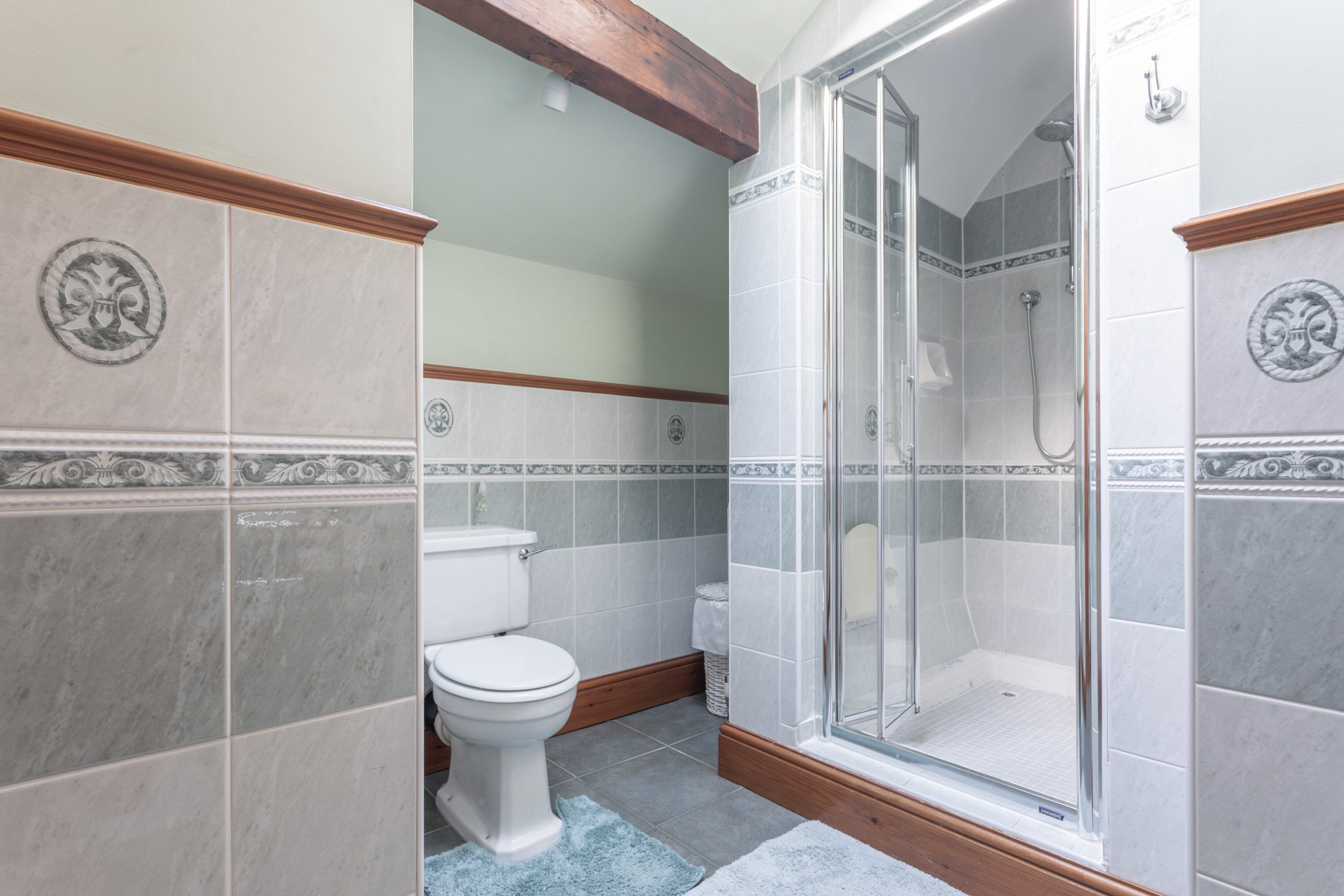 House | Bathroom | Shower, free toiletries, hair dryer, towels