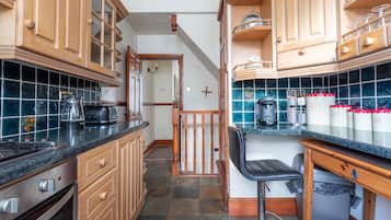 Rumah | Dapur pribadi | Lemari es, microwave, oven, dan kompor