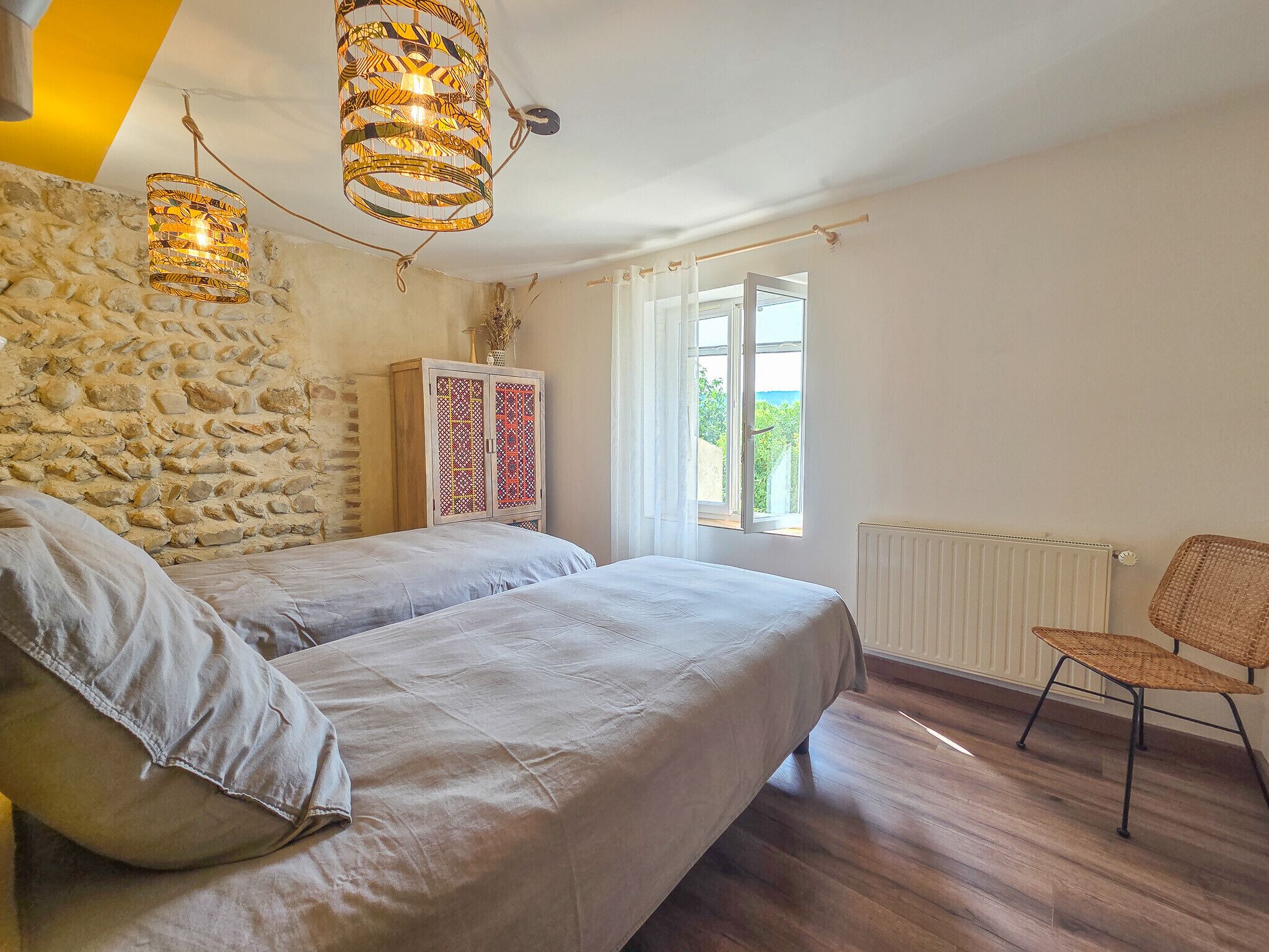 5 多间卧室、熨斗/熨衣板、床单