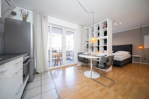 In-room dining - Favorite Stays - Neuss Furth (Neuss)