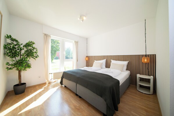 Deluxe-huoneisto, keittiö, näköala pihalle | 1 makuuhuone, pimennysverhot, silitysrauta/-lauta, ilmainen Wi-Fi