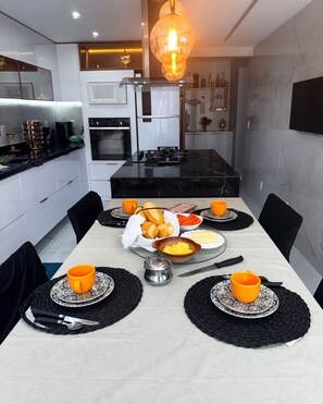 Dining - House in Saco Beach Mangaratiba (Praia Do Saco Mangaratiba)