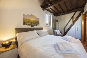 Comfort Apartment | Iron/ironing board