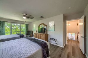 4 dormitorios, tabla de planchar con plancha, wifi y ropa de cama