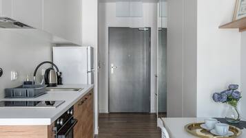 Iron/ironing board, free WiFi, bed sheets