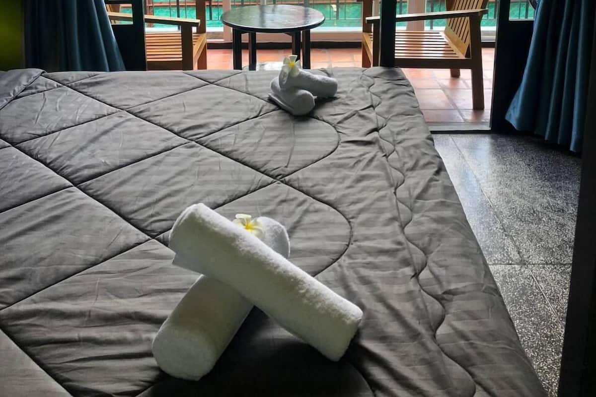 Deluxe Double Room | In-room safe, blackout drapes, soundproofing, free WiFi
