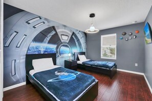 8 bedrooms, Internet - 4736 Family Home Near Disney Sea World (Kissimmee)