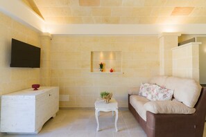 Villa | 2 bedrooms - Trullo Amami con Piscina Privata (San Michele Salentino)